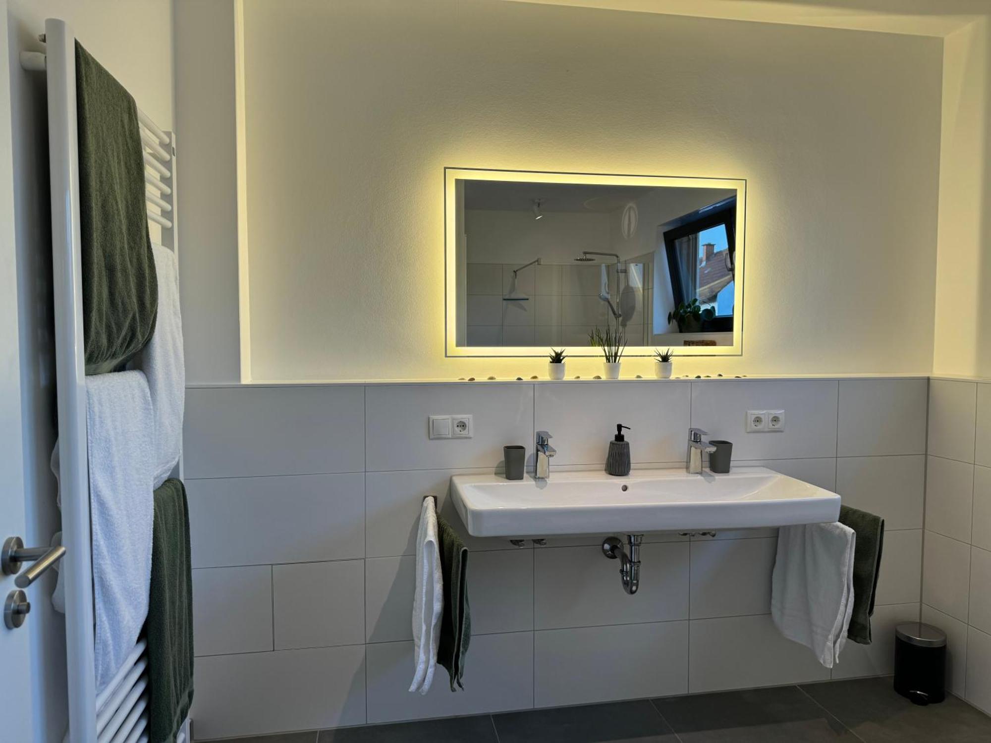 Moderne Ferienwohnung Mit Terrasse, Grill & Privatparkplatz Venningen Eksteriør billede