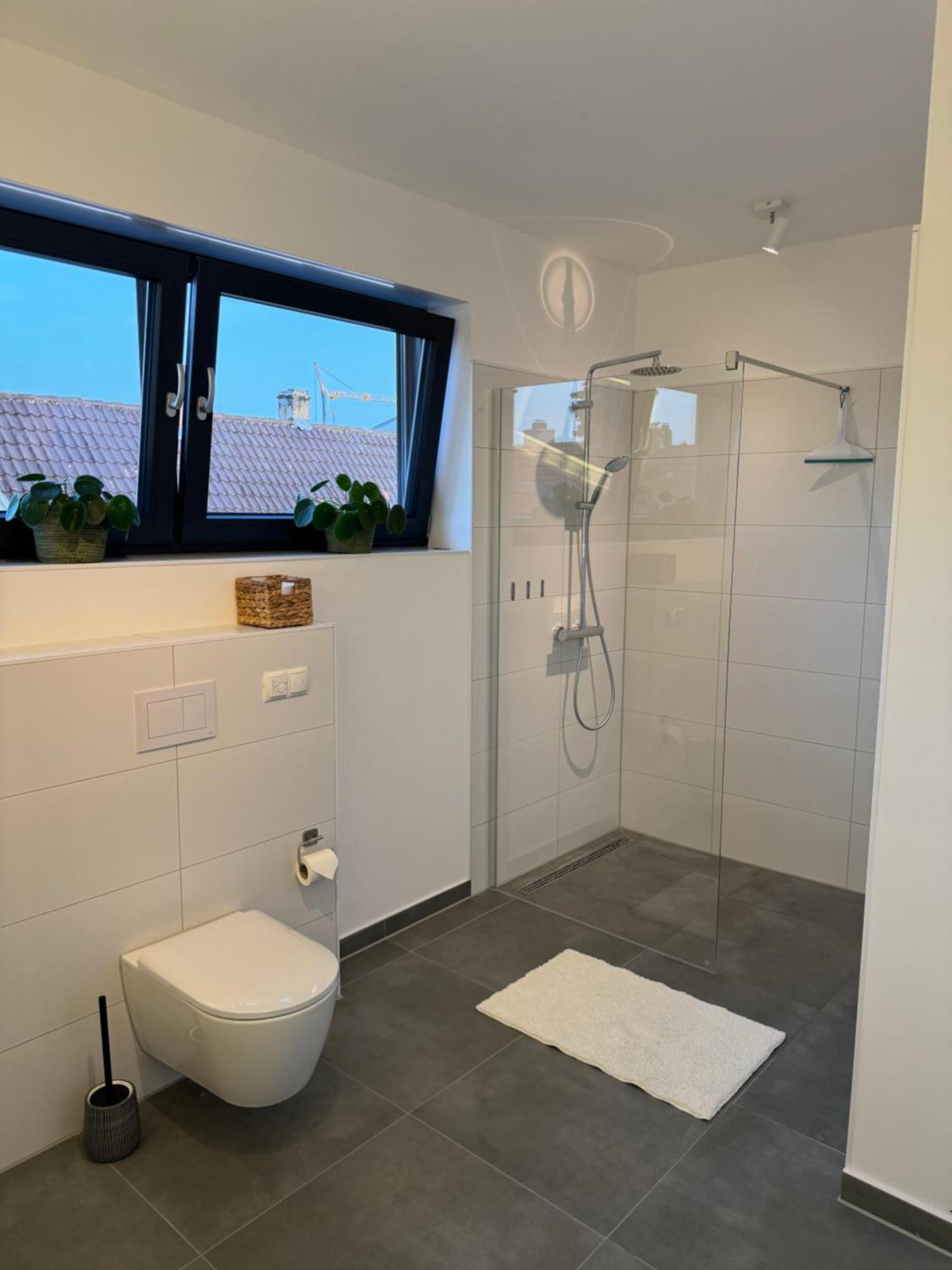 Moderne Ferienwohnung Mit Terrasse, Grill & Privatparkplatz Venningen Eksteriør billede
